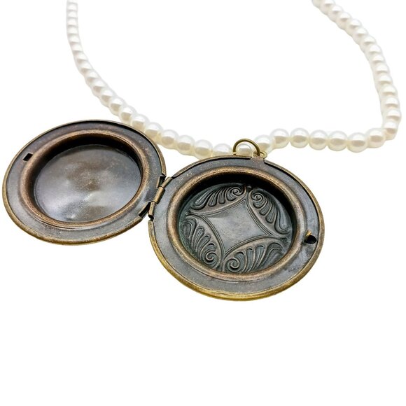 Vintage Brass Locket Necklace With Pearl Bead Chain - Picture 4 of 4